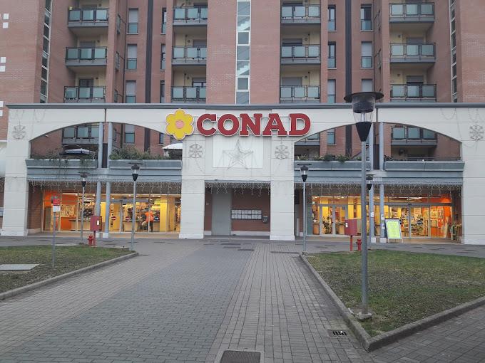 Carpi, ruba il portafogli dalla borsa all’anziana: scoperta grazie al direttore del market