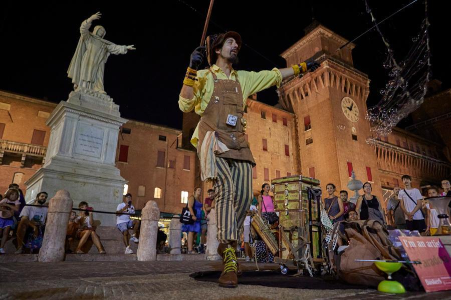 Ferrara Buskers Festival con biglietto di ingresso: “Sosteniamo la musica”