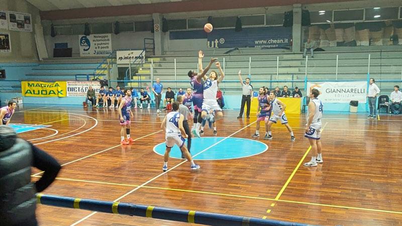Palla a due Bama Altopascio nella sfida vinta a Carrara dai rosablù che domani sera sono impegnati al PalaBridge di Ponte Buggianese contro Pontedera