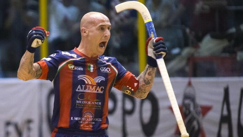 L’esultanza grintosa di Pedro Gil Gomez: con la maglia del Forte dei Marmi ha conquistato tre scudetti e adesso è a caccia del quarto per chiudere una carriera irripetibile (foto Gabriele Baldi)