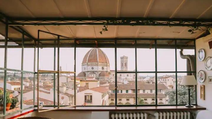 Affitti brevi I giganti dei B&b: impugneremo la legge toscana