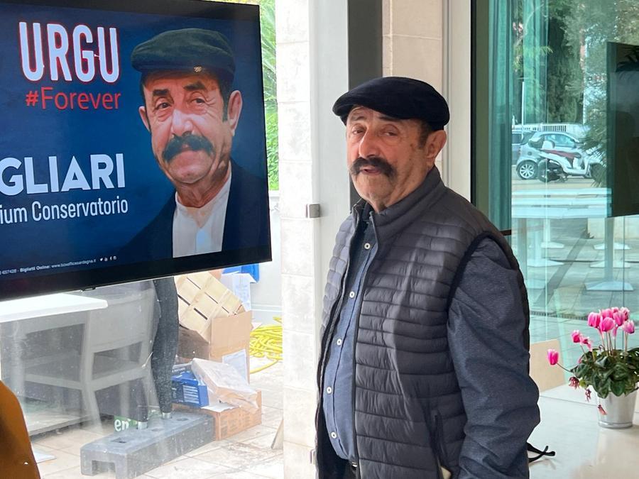 L’addio alle scene di Benito Urgu: uno show anche a Sassari