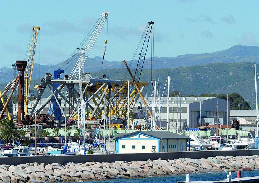 Incidente sul lavoro ad Arbatax, ferito un operaio di 24 anni