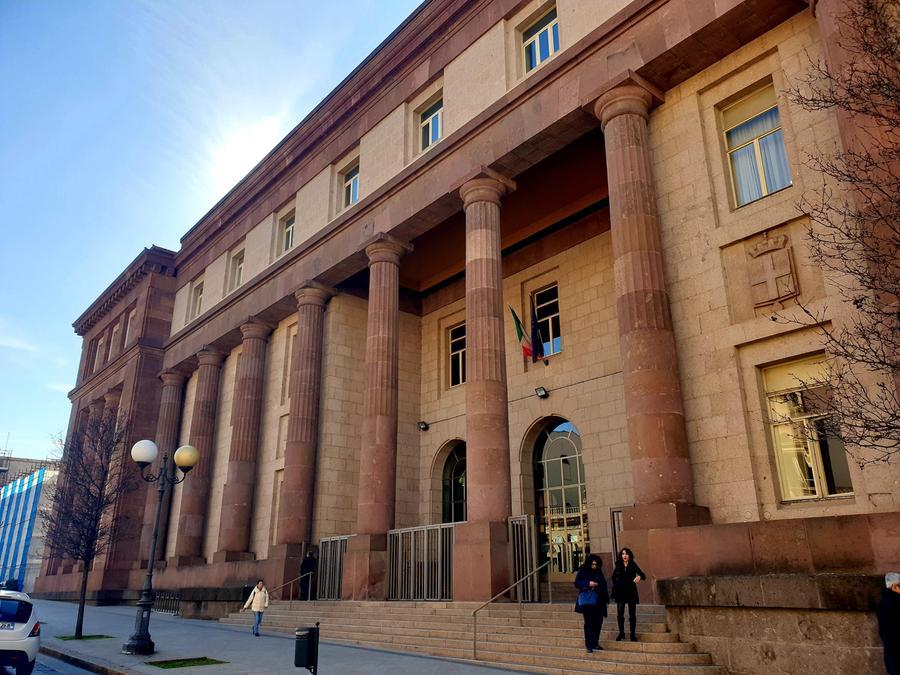 In tribunale a Sassari il racconto choc di una giovane studentessa: «Molestata da un uomo a bordo della nave»