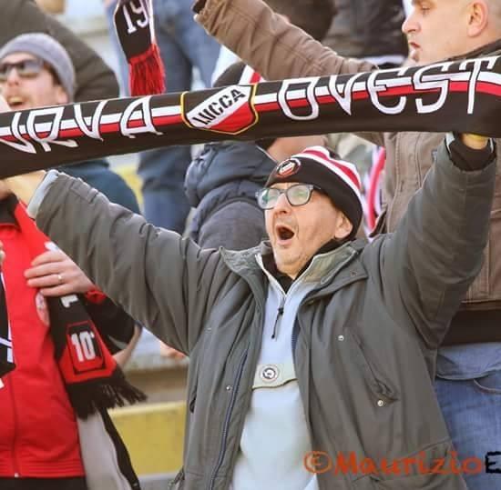 Lucca, morto Beppe Lorenzini: addio al tabaccaio col cuore rossonero