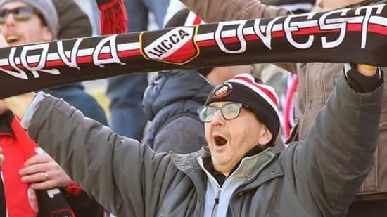 Lucca, morto Beppe Lorenzini: addio al tabaccaio col cuore rossonero