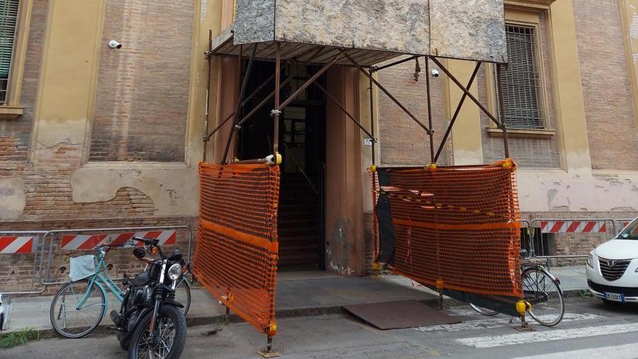 Castelfranco, botte per il matrimonio combinato: testimonia la preside che la salvò