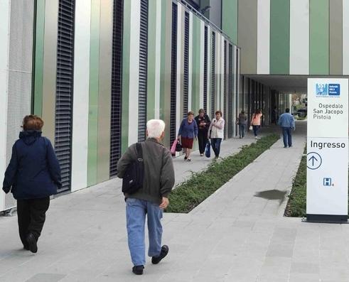 Valdinievole, beve candeggina a scuola: grave studente di 15 anni