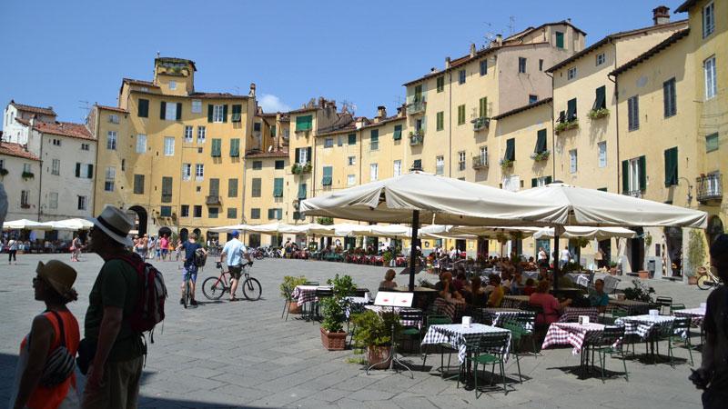 Lucca, il Comune dice no a rinvii sulla tassa per il suolo pubblico