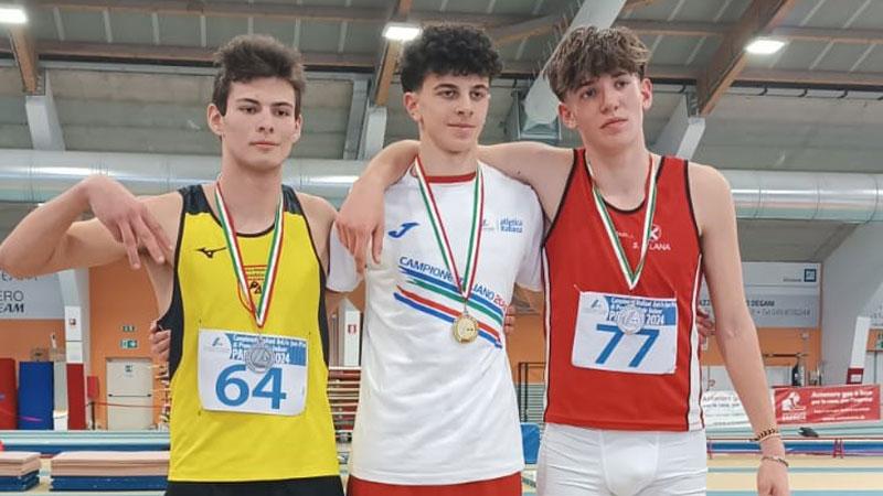 Il podio di Marco Beccari (a sinistra con la medaglia di bronzo) nelle prove multiple