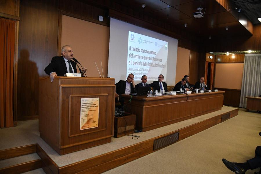 
	Un momento del convegno di ieri sera alla Camera di commercio di Nuoro (foto di Massimo Locci)

