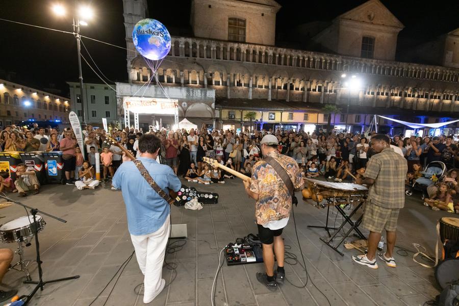 Ferrara Buskers Festival, trasloco e biglietto non convincono