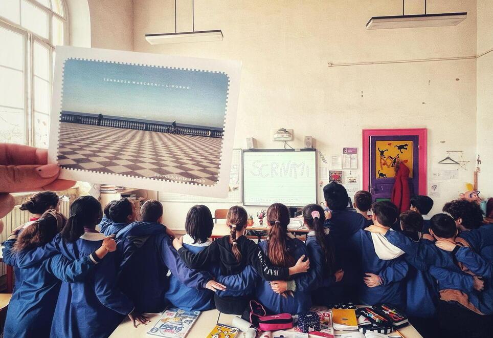 Cartoline da Livorno al resto d’Italia, così gli studenti delle elementari studiano geografia<br>
