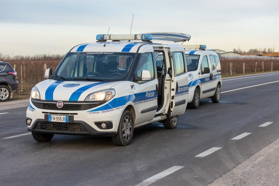 Cento, urta una donna e si allontana: pirata scoperta dopo tre mesi