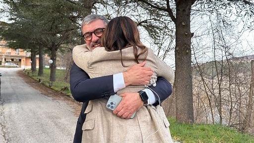 Elezioni in Abruzzo, Alessandra Todde cita Enrico Berlinguer: «Abruzzesi e sardi simili: sono rudi, seri e laboriosi»