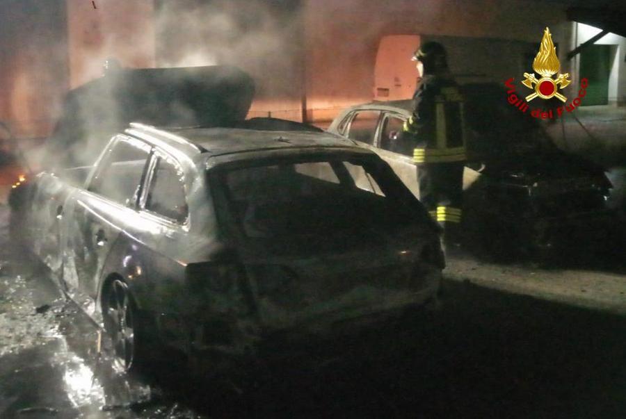 Auto date le fiamme: un altro caso