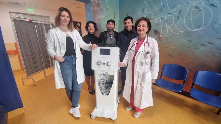 
	La consegna del macchinario al reparto di Pediatria dell'ospedale San Martino di Oristano

