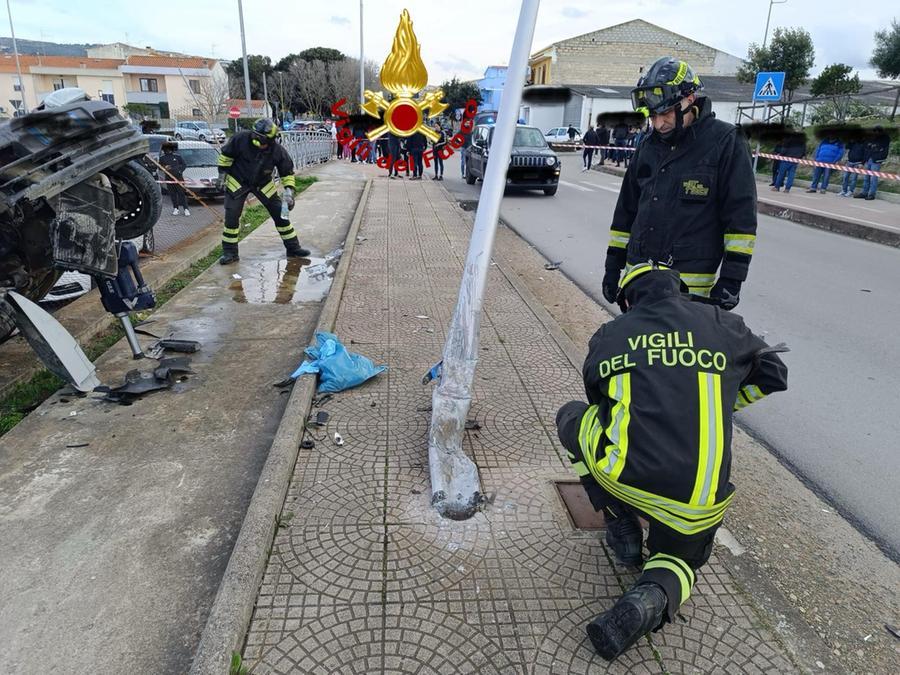 Sorso, perde il controllo della Seicento e travolge una ragazza all’ingresso del paese: due feriti gravissimi