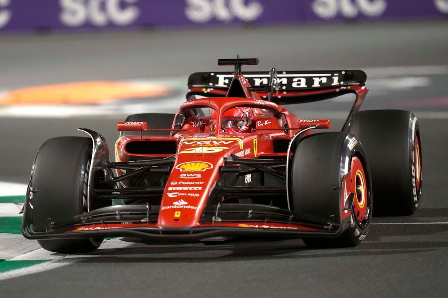Doppietta Red Bull in Arabia Saudita: vince il solito Verstappen, Ferrari terza con Leclerc. Settimo il debuttante Bearman