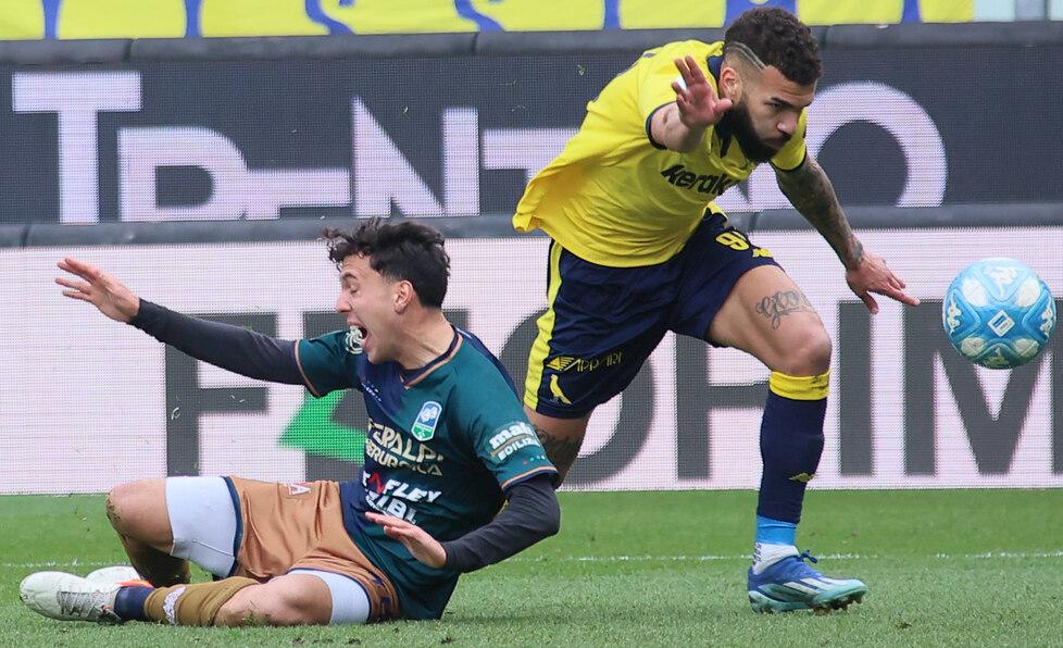 Modena contestato e fuori dai playoff: altra sconfitta, ma «avanti con Bianco»<br type="_moz" />
