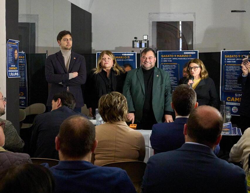 Simone Campinoti, candidato a sindaco per la coalizione di centrodestra alle prossime amministrative durante la presentazione a Secco Easy