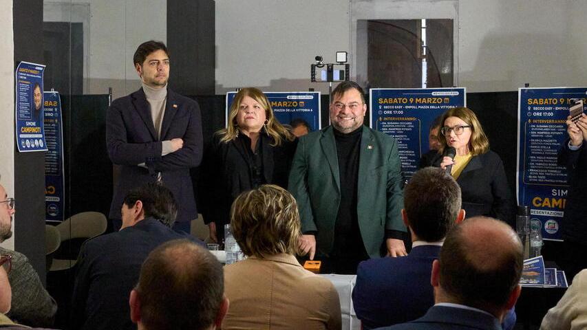 Simone Campinoti, candidato a sindaco per la coalizione di centrodestra alle prossime amministrative durante la presentazione a Secco Easy