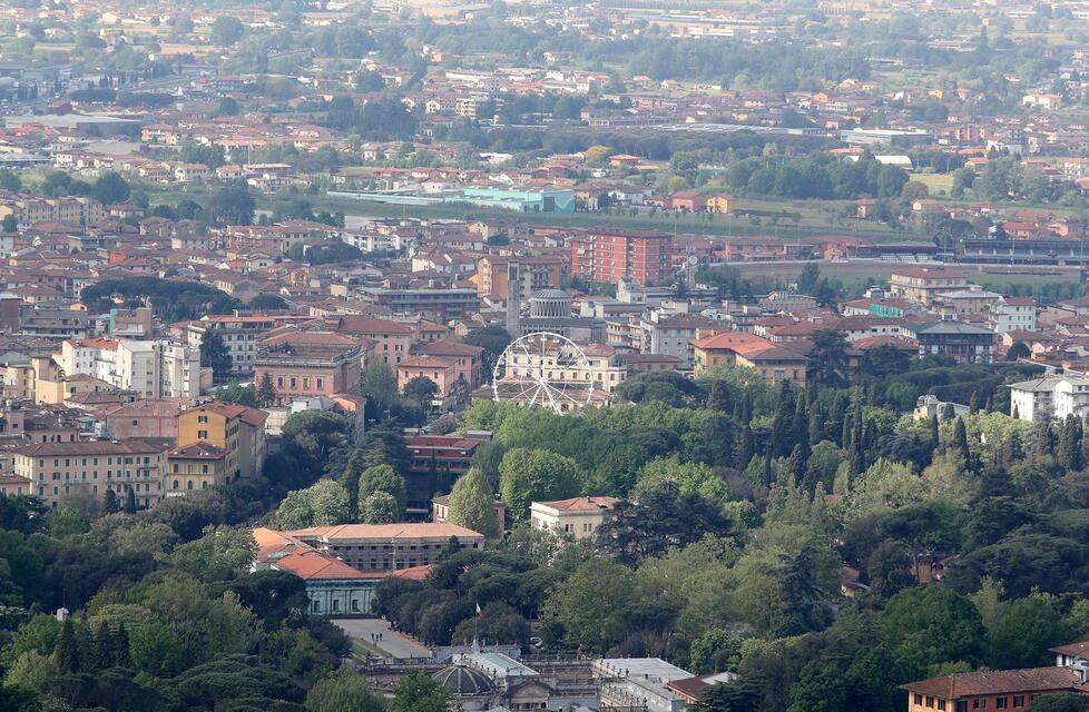 Una  panoramica  della città di  Montecatini