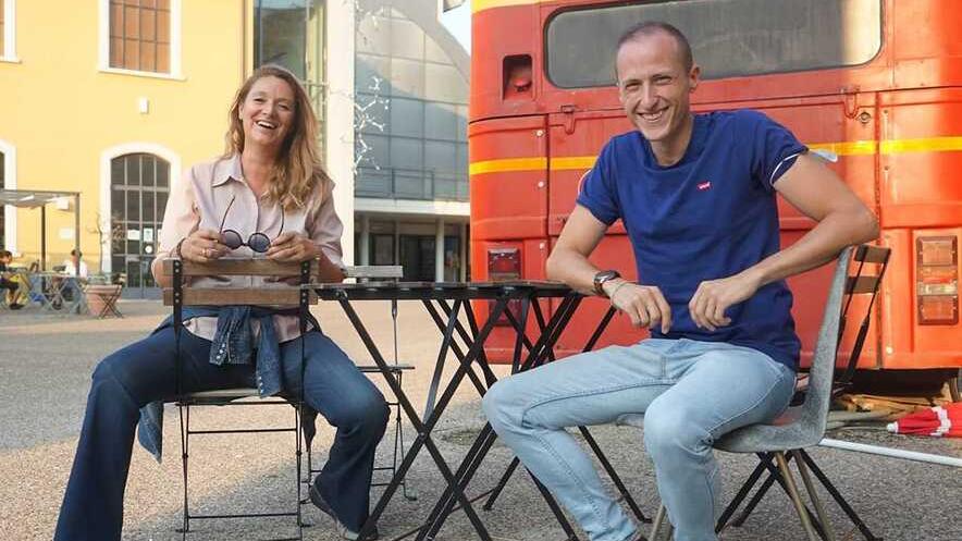 La consigliera regionale Ilaria Bugetti col segretario provinciale del Pd Marco Biagioni