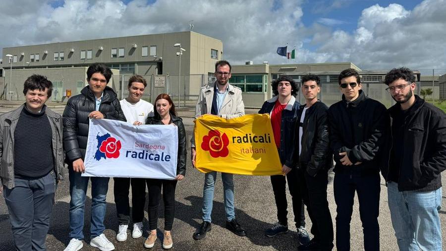La delegazione dei Radicali Italiani in visita al carcere di Massama