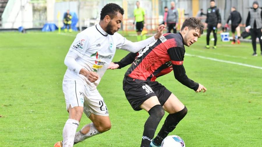 L’Olbia crolla anche a Lucca: battuta 1-0