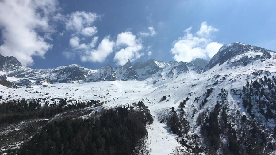 Cinque escursionisti morti sulle Alpi, si cerca un disperso