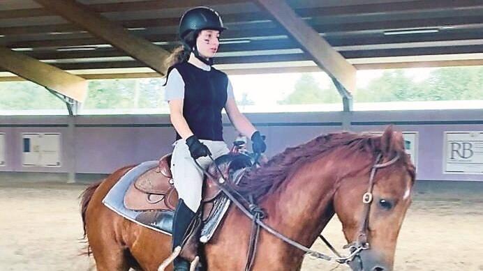 Oggi i funerali della 13enne uccisa dal calcio di un cavallo
