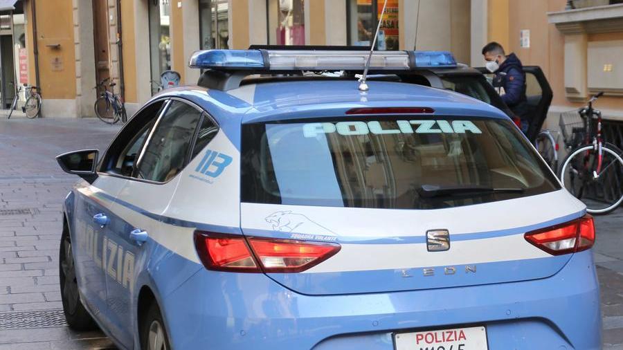 La collaboratrice domestica ruba gioielli per 8mila euro a un’anziana