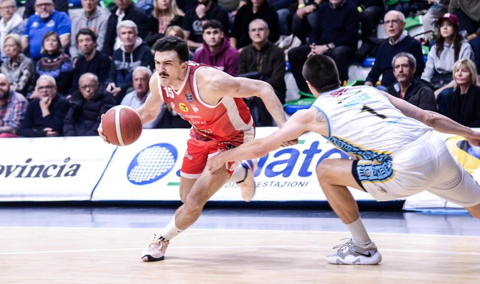 Un'immagine della sfida di Cremona (Foto Elisa Maestripieri/Pistoia Basket 2000)