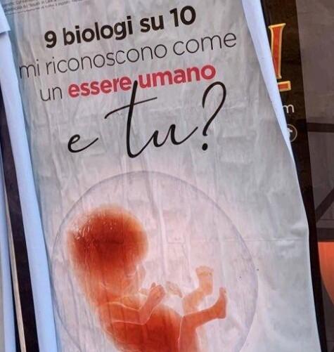 La lettera di 160 modenesi a Muzzarelli: «No al manifesto anti-aborto»<br>
