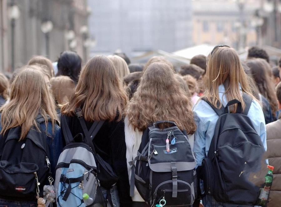 Sassari, saltano le gite scolastiche: «Sono troppo costose»