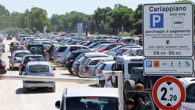 Piombino, guardie giurate nei parcheggi delle spiagge: investimento da 100mila euro