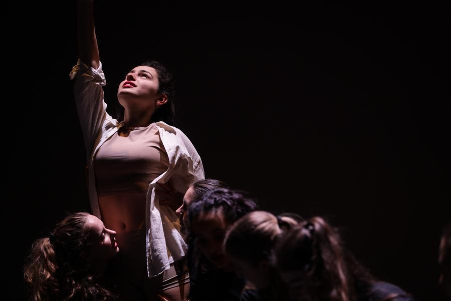 Voci, parole, musica, danza: un palcoscenico d’arte