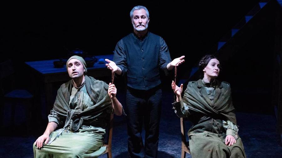 «Un racconto tragicomico di un passato che è nostro»