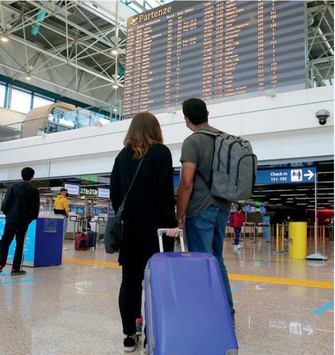 Pasqua, vacanze “proibite” in aereo:  prezzi dei biglietti oltre i 300 euro