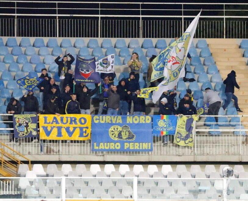I tifosi azzurri sugli spalti a Pescara
