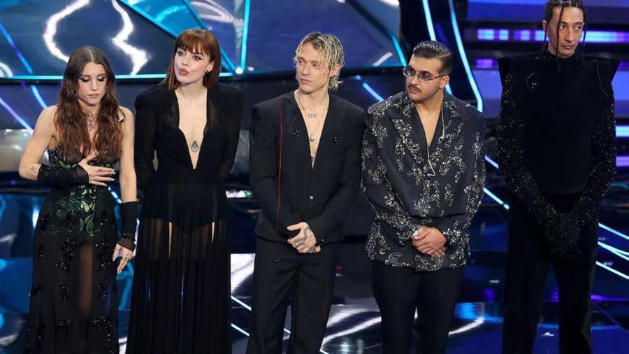
	I finalisti di Sanremo 2024: da sinistra Angelina Mango, Annalisa, Irama, Geolier e Ghali

