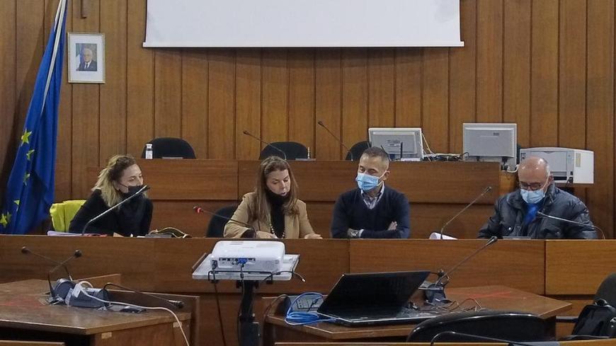 La funzionaria del Comune Maria Rimedia Chergia, seconda da sinistra nella foto