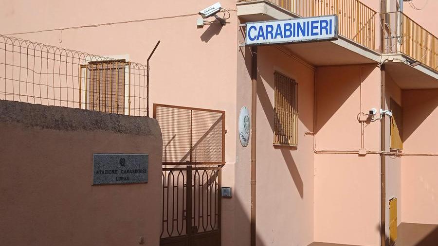 Luras, tre pallottole nella buca delle lettere. Una coppia nel mirino