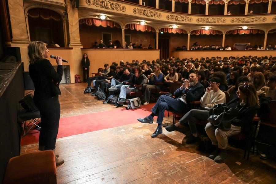 Modena, Invivavoce fa il pienone: oltre 1.600 studenti allo Storchi
