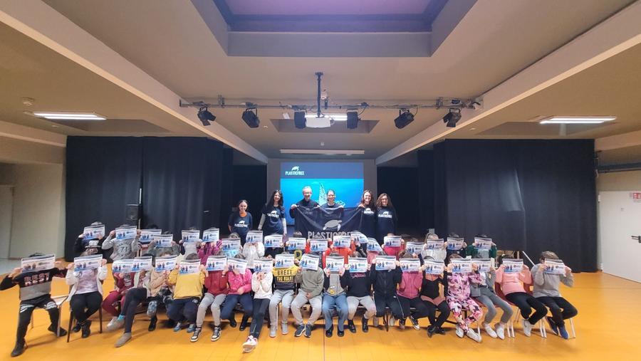 Modena, supereroi del verde alla scuola Menotti
