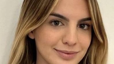 Olimpia Santella, la moda e una startup vincente: chi è la giovane carrarese fra i 100 giovani premiati da Forbes
