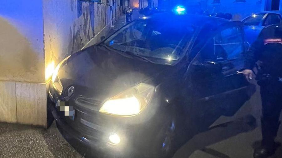 L'auto che si è schiantata in via Chiellini