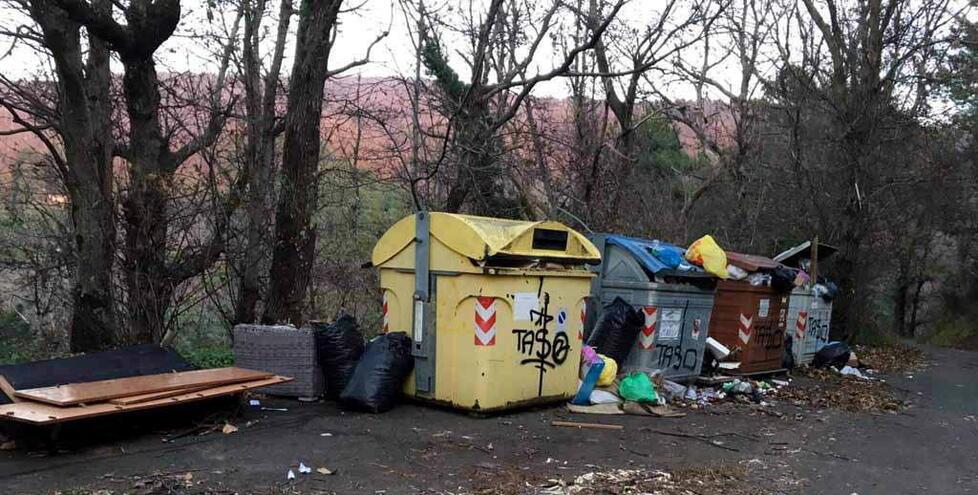 A Massa via i cassonetti nei paesi a monte: parte la differenziata, ecco l’idea di Asmiu