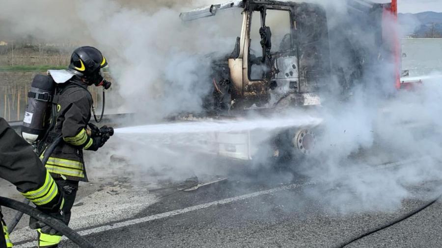 
	Il camion andato a fuoco

